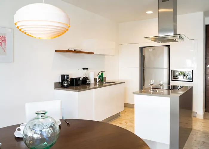 Luxury 1br Retreat In Area *